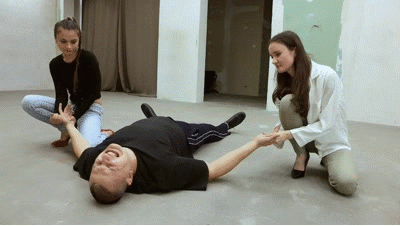 Chloe and Naomi punish the criminals breaking their fingers Chloe and Naomi punish the criminals breaking their fingers